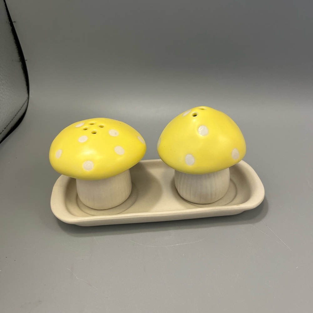 3 Pc Mushroom Shaped Soft Yellow Salt and Pepper Shakers With Beige Tray Stopper